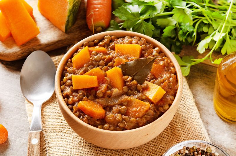 Recipe lentil stew with pumpkin and carrots